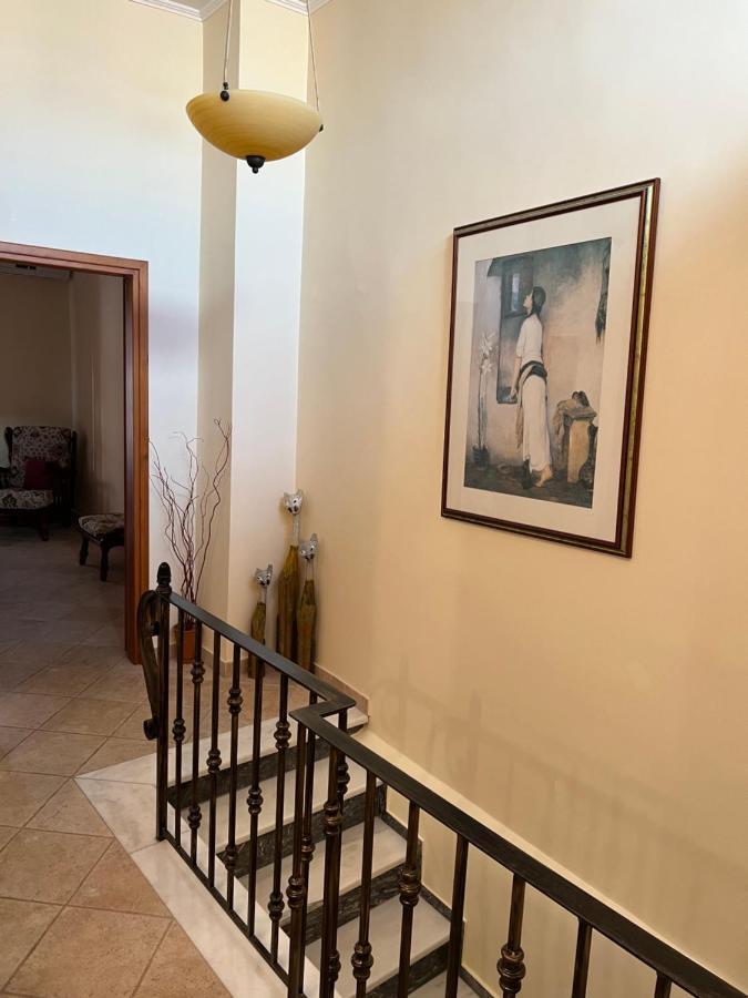 Pyrgos Apartment *